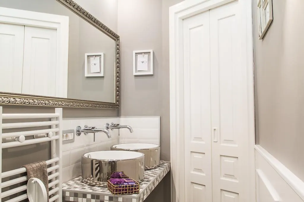 Amando Bucharest Apartment