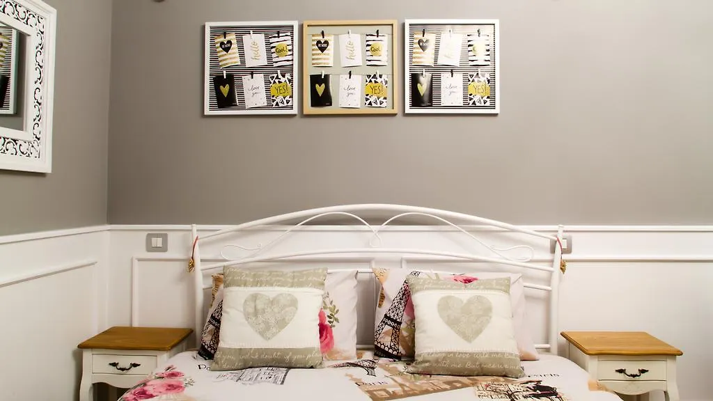 Amando Bucharest Apartment